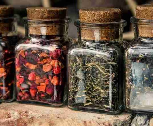 What to look for when buying the best loose leaf tea storage containers? best leaf tea storage container