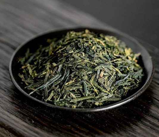 How to Dry Used Tea Leaves