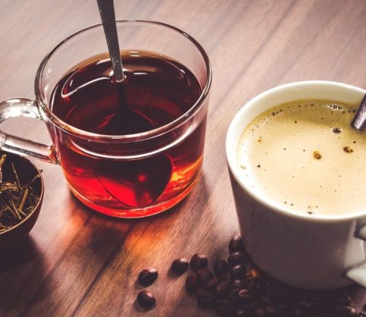 is it better to drink tea or coffee 2