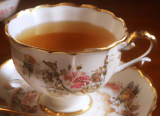 do brits put milk in tea